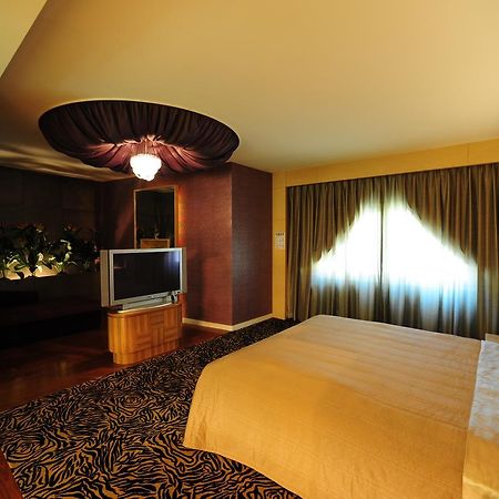 Golden Motel Hsinchu Buitenkant foto